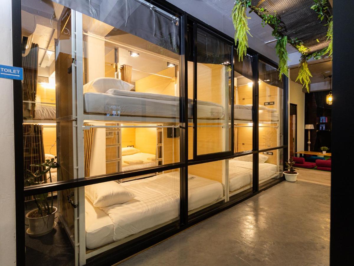 Single Bed Mixed Dormitory Room